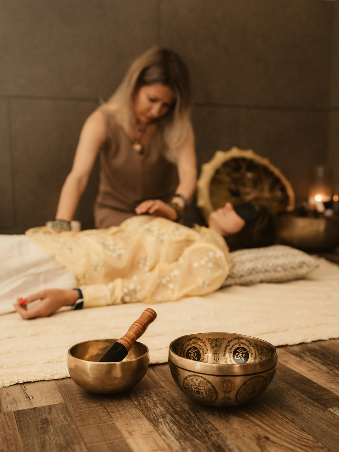 Sound healing session with singing bowls
